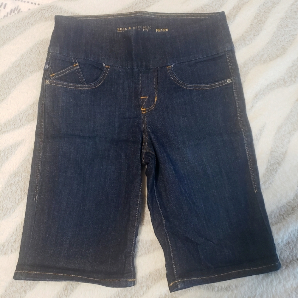 Rock & Republic Pull On Shorts Size 8 M